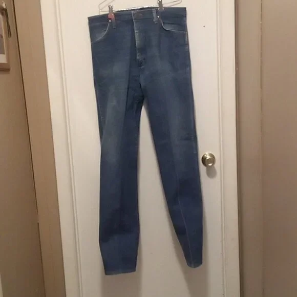 SOLD GUC - Wrangler Regular Fit Cowboy Cut Blue Jeans - Size 36x36 Lot#007 - Picture 1 of 6